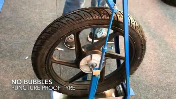 പഞ്ചറാകാത്ത ബൈക്ക് ടയറുമായി സിയറ്റ്; ഇന്ത്യയില്‍ ഇതാദ്യം!