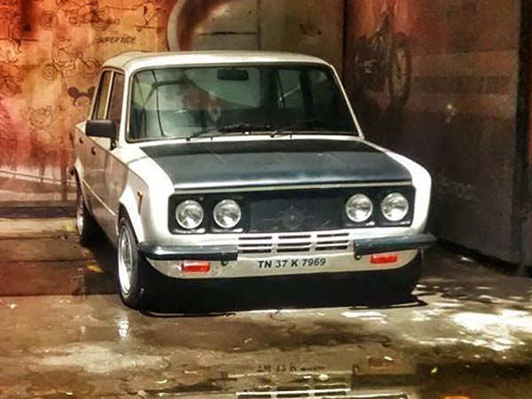 കണ്ടാല്‍ പറയുമോ ഇത് അംബാസഡര്‍ ആണെന്ന്? ആരെയും അത്ഭുതപ്പെടുത്തും ഈ രൂപമാറ്റം!