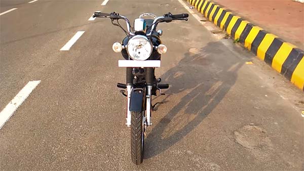 ബുള്ളറ്റിനെ അനുകരിച്ച് ഒരു 100 സിസി ബൈക്ക്; പേര് റോയല്‍ ഇന്ത്യന്‍