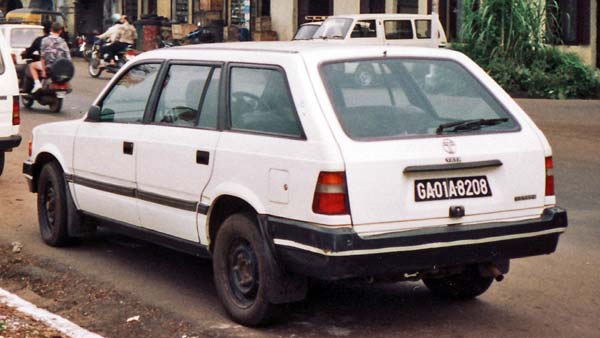 വിപണിയിലുള്ള വിവിധയിനം കാറുകള്‍