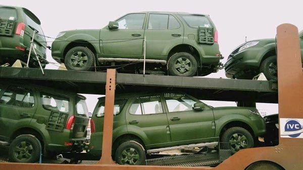 ട്രക്ക് നിറയെ സഫാരി സ്റ്റോമുകള്‍; കരസേനയ്ക്ക് വാഹനങ്ങളെ വിതരണം ചെയ്ത് ടാറ്റ