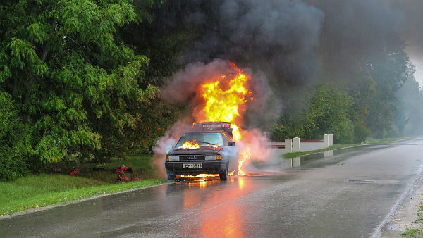 കാറിന് തീപിടിക്കാനുള്ള ഏഴു വലിയ കാരണങ്ങള്‍