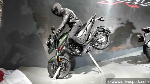 കിരീടം നഷ്ടപ്പെട്ട് സ്‌പ്ലെന്‍ഡര്‍, നിരാശപ്പെടുത്തി ഡോമിനാര്‍ — ഏപ്രില്‍ ബൈക്ക് വില്‍പന ഇങ്ങനെ