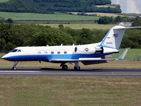 ബീസ്റ്റിനെ പരിചയപ്പെടുത്തി ട്രംപ്, കയറാന്‍ കൂട്ടാക്കാതെ കിം — വീഡിയോ