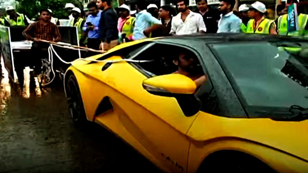 മാലിന്യം നീക്കാന്‍ നാല്‍പതു ലക്ഷം രൂപയുടെ സ്‌പോര്‍ട്‌സ് കാര്‍, സംഭവം ഭോപാലില്‍