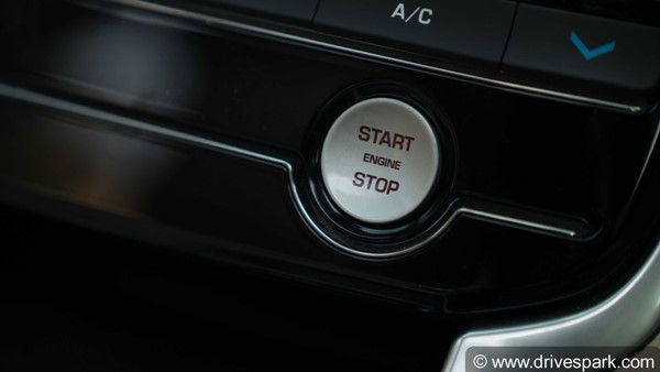 ഓടുന്ന കാറില്‍ സ്റ്റാര്‍ട്ട് – സ്‌റ്റോപ് ബട്ടണ്‍ അമര്‍ത്തിയാല്‍