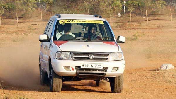 ജനപ്രിയ കാറുകളുടെ റേസ് പതിപ്പുകള്‍; മാരുതി ബ്രെസ്സ മുതല്‍ മഹീന്ദ്ര XUV500 വരെ