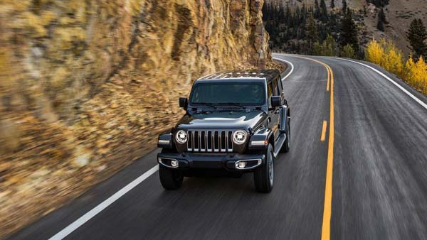 മുംബൈയില്‍ പറന്നിറങ്ങി പുത്തന്‍ ജീപ് റാംഗ്ലറുകള്‍