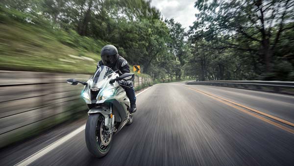 2018 കവാസാക്കി നിഞ്ച ZX-10R ബുക്കിംഗ് തുടങ്ങി