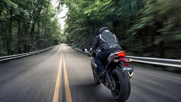 2018 കവാസാക്കി നിഞ്ച ZX-10R ബുക്കിംഗ് തുടങ്ങി