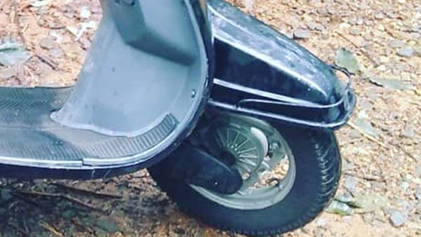 പിന്നിടാന്‍ ഇനിയും ദൂരമുണ്ട് ഏറെ, ഒരുലക്ഷം കിലോമീറ്ററിലും മൂളിപ്പറക്കുന്ന കൈനറ്റിക് ഹോണ്ട