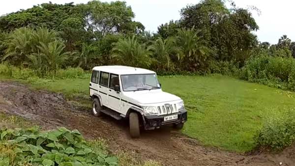 ചതുപ്പില്‍ കരുത്തുകാട്ടാന്‍ ഇറങ്ങി എസ്‌യുവികള്‍ — XUV500, ബൊലേറോ, സഫാരി സ്റ്റോം; കിതച്ചത് ആര്?