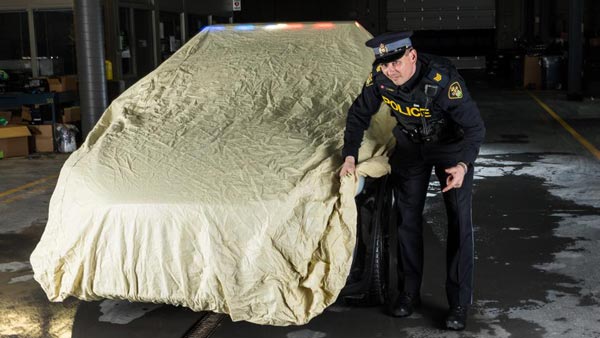 പൊലീസ് കുപ്പായമണിഞ്ഞ് ടെസ്‌ല മോഡല്‍ എക്‌സ്, കുറ്റവാളികള്‍ രക്ഷപ്പെടില്ലെന്ന് ഇലോണ്‍ മസ്‌ക്