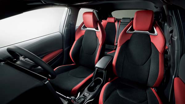 പുതിയ ടൊയോട്ട കൊറോള സ്‌പോര്‍ടില്‍ അതിശയിച്ച് കാര്‍ ലോകം