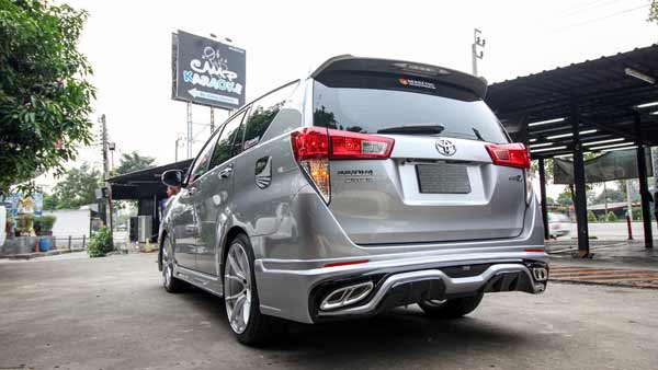 15 ലക്ഷം ചെലവഴിച്ച് ലെക്‌സസായി മാറിയ ഇന്നോവ ക്രിസ്റ്റ