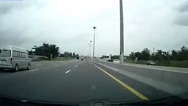 സീറ്റ് ബെല്‍റ്റ് ധരിച്ചില്ലെങ്കില്‍? — ഉത്തരം ഈ വീഡിയോ നൽകും