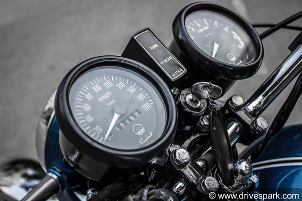 യമഹ RD350 — ശരിക്കും ഇന്ത്യ അര്‍ഹിച്ചിരുന്നോ ഈ ബൈക്കിനെ?