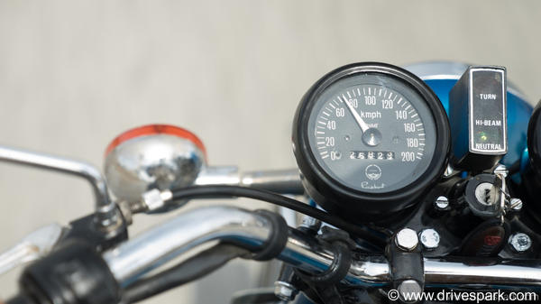 യമഹ RD350 — ശരിക്കും ഇന്ത്യ അര്‍ഹിച്ചിരുന്നോ ഈ ബൈക്കിനെ?