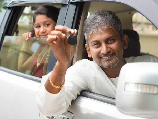 ഇനി സൈഡ് മിററുകള്‍ മടക്കി കാറോടിച്ചാല്‍ പിഴ