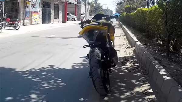 ബജാജ് പള്‍സറിന്റെ ചൈനീസ് വ്യാജന്‍ പാകിസ്താനില്‍, വാറന്റി 1,500 കിലോമീറ്റര്‍