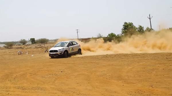 ഫോര്‍ഡ് ഫ്രീസ്റ്റൈല്‍ ഓഫ്‌റോഡിംഗിന് ഇറങ്ങിയാല്‍ — വീഡിയോ