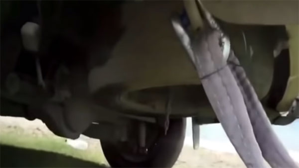 കുഴിയില്‍പ്പെട്ട് ഇന്നോവയും സ്‌കോര്‍പിയോയും, രക്ഷകനായി ടാറ്റ ഹെക്‌സ — വീഡിയോ