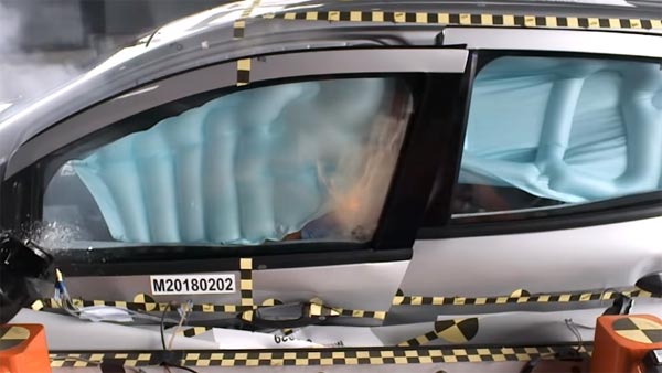 ക്രാഷ് ടെസ്റ്റില്‍ 'മറിഞ്ഞുവീണ്' ഫോര്‍ഡ് ഇക്കോസ്‌പോര്‍ട്, അമ്പരപ്പ് മാറാതെ കാര്‍ ലോകം