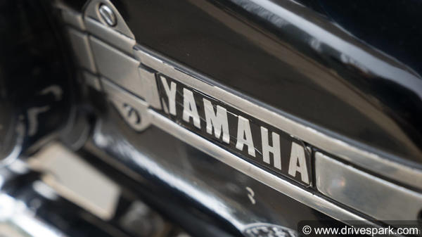 യമഹ RD350 കഫെ റേസറായാല്‍