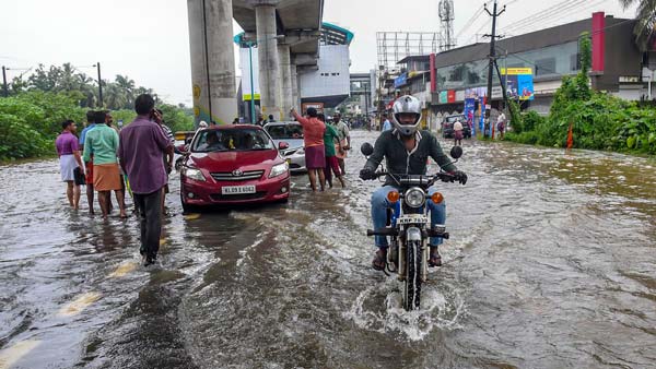 വെള്ളത്തില്‍ ബൈക്ക് ഓഫായാല്‍