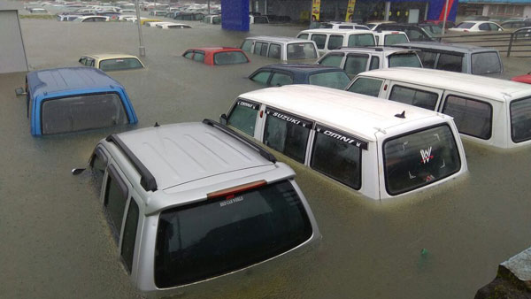 വെള്ളം കയറിയ കാറുകള്‍ കുറഞ്ഞവിലയ്ക്ക് — പോംവഴി തേടി ഡീലര്‍ഷിപ്പുകള്‍