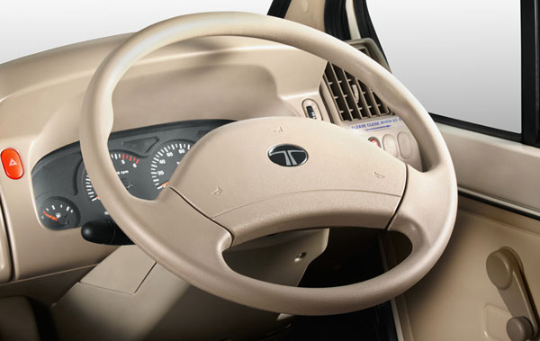 ഫോഴ്‌സ് ട്രാവലറിന് ടാറ്റയുടെ മറുപടി, 15 സീറ്റര്‍ വിങ്ങര്‍ വിപണിയില്‍