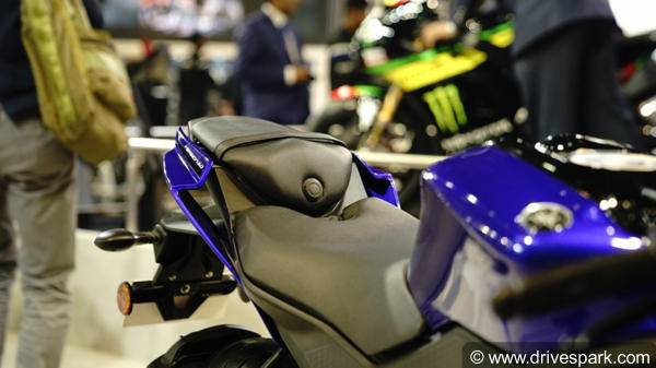 യമഹ R15 -ന് വില കൂടി