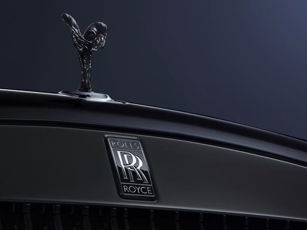 ഏഴുകോടിയുടെ പുത്തന്‍ റോള്‍സ് റോയ്‌സ് മുംബൈയില്‍ ഇടിച്ചുതകര്‍ന്നു