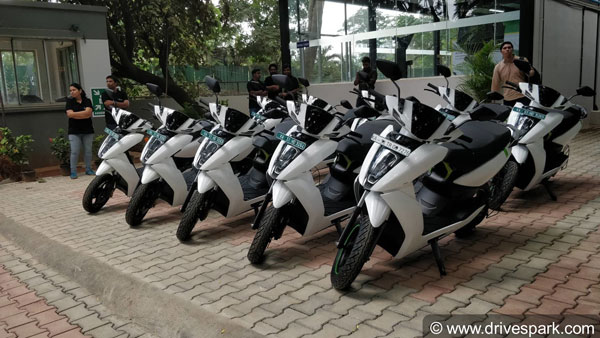 പുതിയ ഏഥര്‍ 450 വൈദ്യുത സ്‌കൂട്ടറുകളുടെ വിതരണം ആരംഭിച്ചു