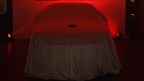 തലയെടുപ്പോടെ ഇന്ത്യയിലെ ഏറ്റവും കരുത്തന്‍ എസ്‌യുവി — ആദ്യ ഉറൂസ് കൈമാറി ലംബോര്‍ഗിനി