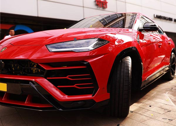 തലയെടുപ്പോടെ ഇന്ത്യയിലെ ഏറ്റവും കരുത്തന്‍ എസ്‌യുവി — ആദ്യ ഉറൂസ് കൈമാറി ലംബോര്‍ഗിനി