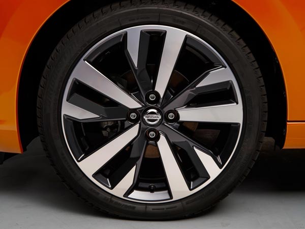 നിസാന്‍ മൈക്ര വളര്‍ന്നു, വലുതായി — കഴിയുമോ മാരുതി ബലെനോയ്ക്ക് ഭീഷണി മുഴുക്കാന്‍?