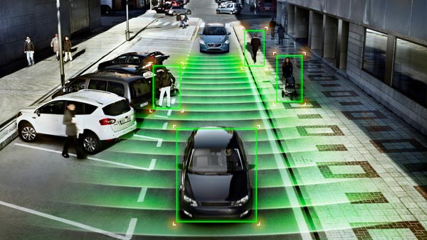 കാറിലുള്ളവര്‍ക്കു മാത്രമല്ല, കാല്‍നടയാത്രക്കാര്‍ക്കും നല്‍കണം സുരക്ഷ: കേന്ദ്രം