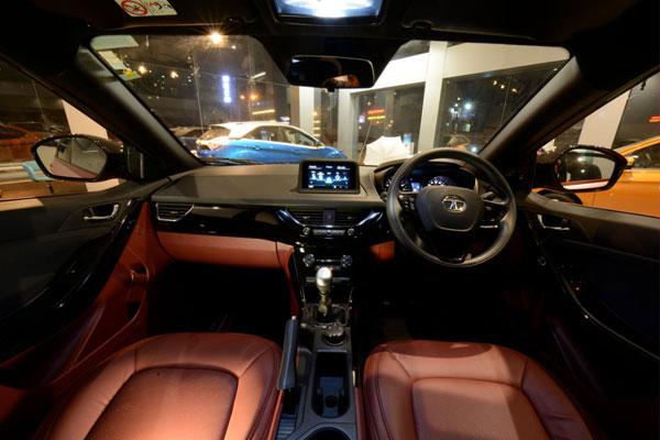 റോസ് ഗോള്‍ഡ് നിറത്തില്‍ ടാറ്റ നെക്‌സോണ്‍