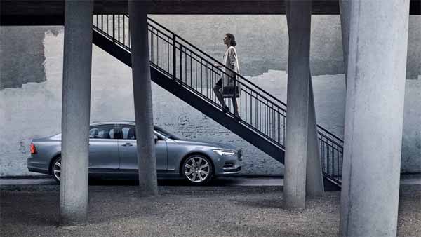 വോള്‍വോ S90 മൊമന്റം ഇന്ത്യയില്‍, വില 51.90 ലക്ഷം രൂപ