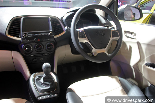 ഇപ്പോള്‍ ബുക്ക് ചെയ്താല്‍ മൂന്നുമാസം കഴിഞ്ഞുനോക്കാം — സൂപ്പര്‍ഹിറ്റായി ഹ്യുണ്ടായി സാന്‍ട്രോ