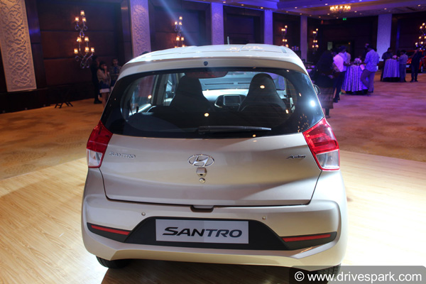 ഇപ്പോള്‍ ബുക്ക് ചെയ്താല്‍ മൂന്നുമാസം കഴിഞ്ഞുനോക്കാം — സൂപ്പര്‍ഹിറ്റായി ഹ്യുണ്ടായി സാന്‍ട്രോ