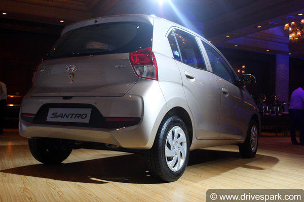 സാന്‍ട്രോ ബുക്കിംഗ് 35,000 പിന്നിട്ടു, വില ഉടന്‍ കൂടും