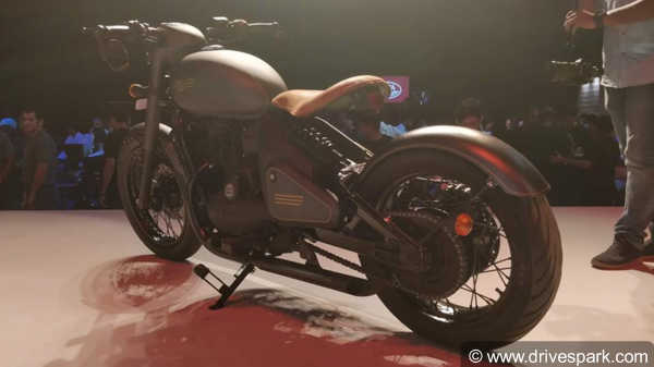 ഒന്നരലക്ഷത്തിന് ജാവ ബൈക്കുകള്‍ ഇന്ത്യയില്‍ — ബുള്ളറ്റുകള്‍ ഇനി കുറച്ചധികം വിയര്‍ക്കും