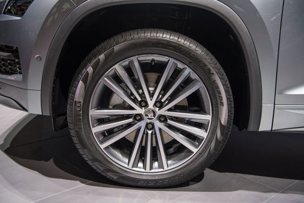 സ്കോഡ കൊഡിയാക്ക് ലൊറന് ആന്ഡ് ക്ലെമന്റ് ഇന്ത്യയില്, വില 35.99 ലക്ഷം രൂപ സ്കോഡ കൊഡിയാക്ക് ലൊറന് ആന്ഡ് ക്ലെമന്റ് ഇന്ത്യയില്, വില 35.99 ലക്ഷം രൂപ