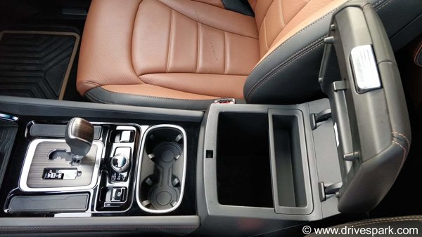 ആഢംബര ലോകത്തേക്കു മഹീന്ദ്ര കടക്കുമ്പോള്‍ — ആള്‍ട്യുറാസ് G4 റിവ്യു