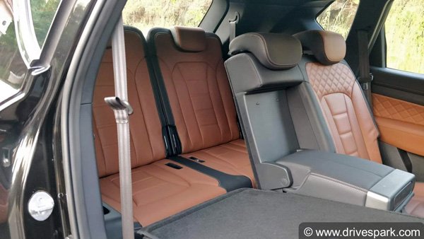 ആഢംബര ലോകത്തേക്കു മഹീന്ദ്ര കടക്കുമ്പോള്‍ — ആള്‍ട്യുറാസ് G4 റിവ്യു