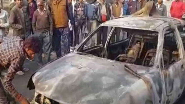 ഓടിക്കൊണ്ടിരുന്ന ഫോർഡ് ഐക്കോണിന് തീപിടിച്ചു