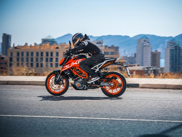 ഡ്യൂക്കാട്ടി വാങ്ങാന്‍ കെടിഎമ്മിനും ബജാജിനും മോഹം — വില്‍ക്കാന്‍ ഫോക്‌സ്‌വാഗണ്‍ തയ്യാര്‍?