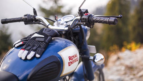 റോയല്‍ എന്‍ഫീല്‍ഡിന്റെ വില്‍പ്പന ഇടിഞ്ഞു, കുറ്റം ജാവയ്‌ക്കോ?